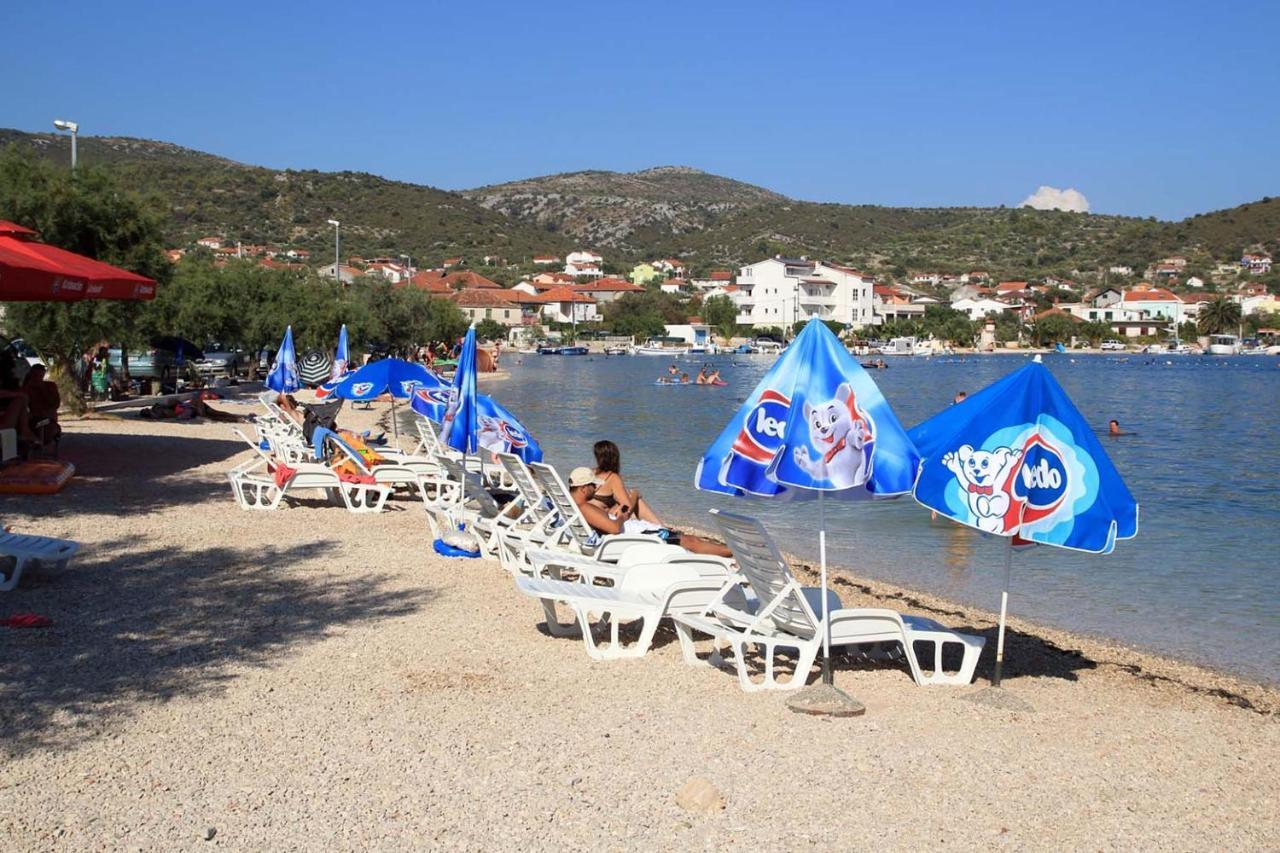 Apartments By The Sea Vinisce, Trogir - 5229 מראה חיצוני תמונה