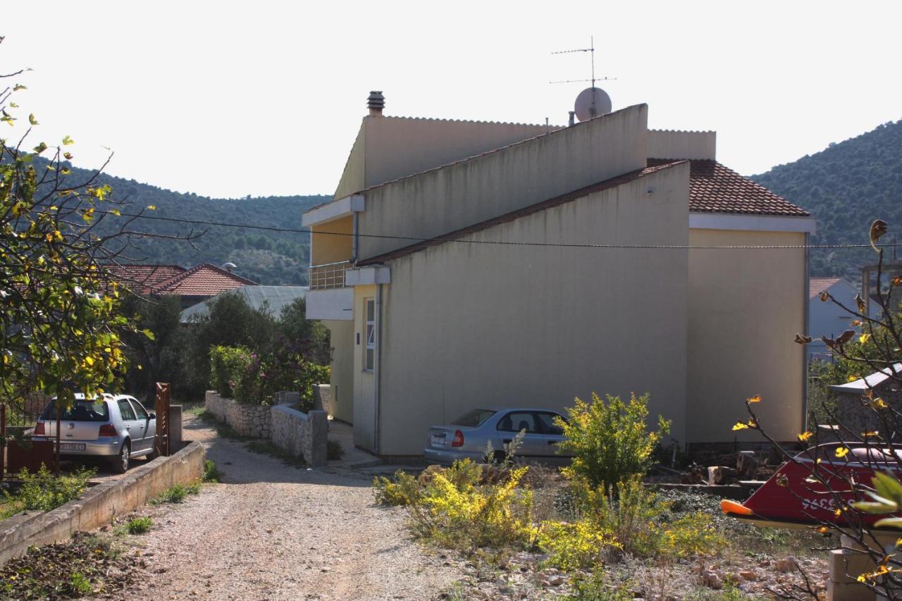 Apartments By The Sea Vinisce, Trogir - 5229 מראה חיצוני תמונה