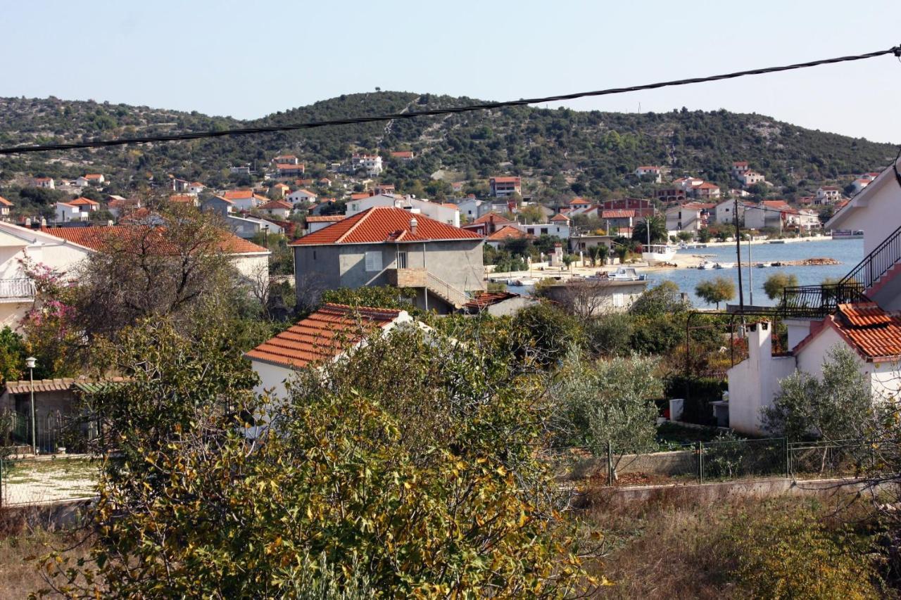 Apartments By The Sea Vinisce, Trogir - 5229 מראה חיצוני תמונה